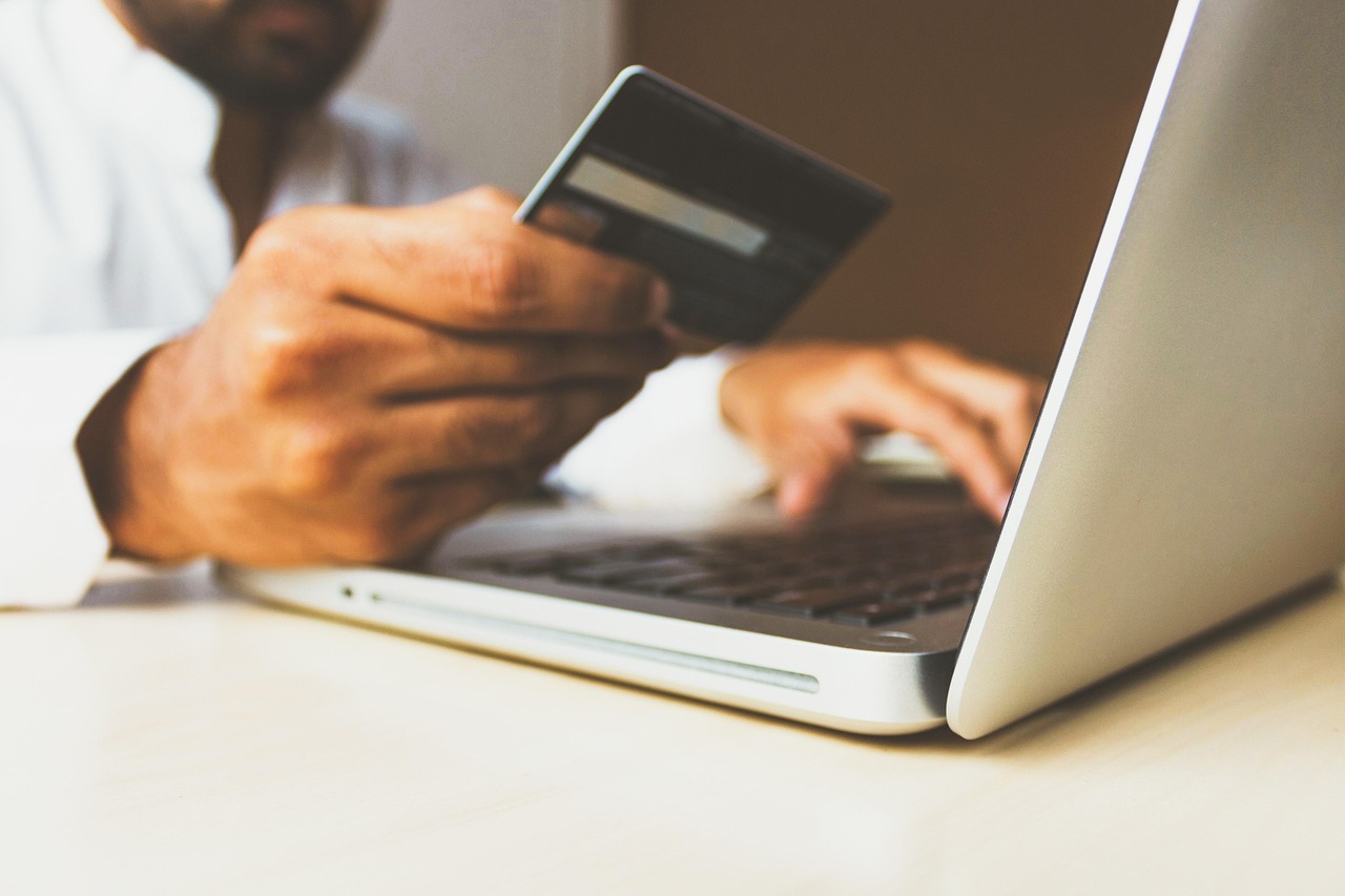 Modern Strategies That Keep Online Transactions Safe From Fraud